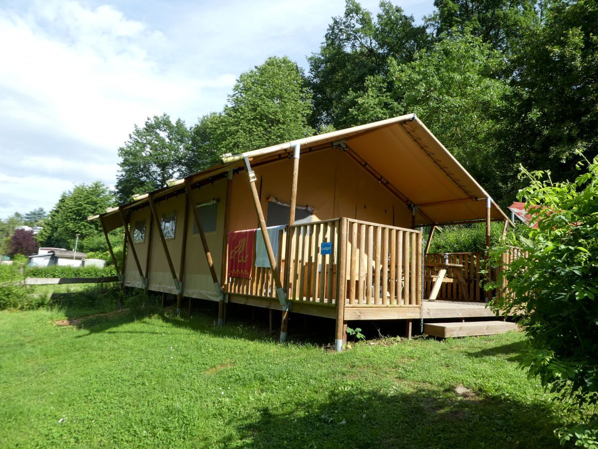 schwenktisch camper Schwenktisch Wohnmobil Komplettset  ausziehbar & vormontiert   viertec-caravaning.de